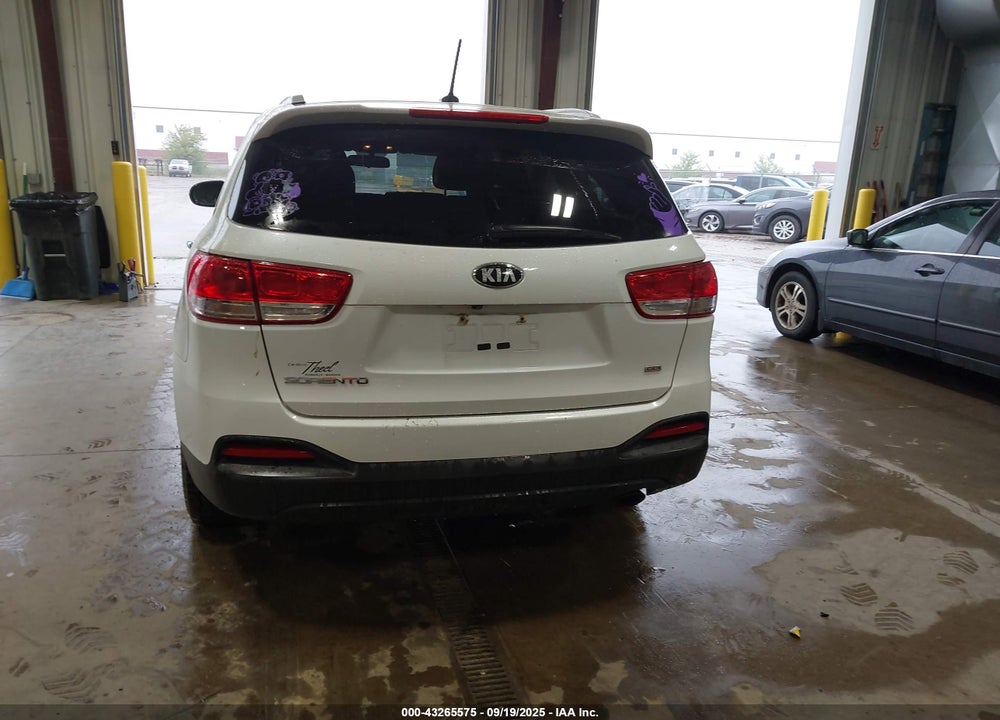 2016 KIA SORENTO 2.4L LX VIN: 5XYPGDA38GG081912