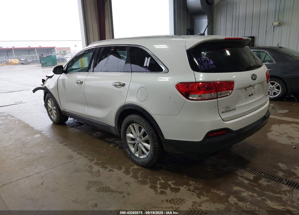 2016 KIA SORENTO 2.4L LX VIN: 5XYPGDA38GG081912