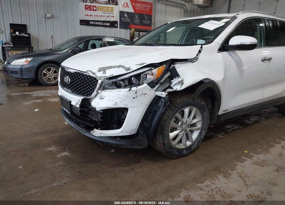 2016 KIA SORENTO 2.4L LX VIN: 5XYPGDA38GG081912