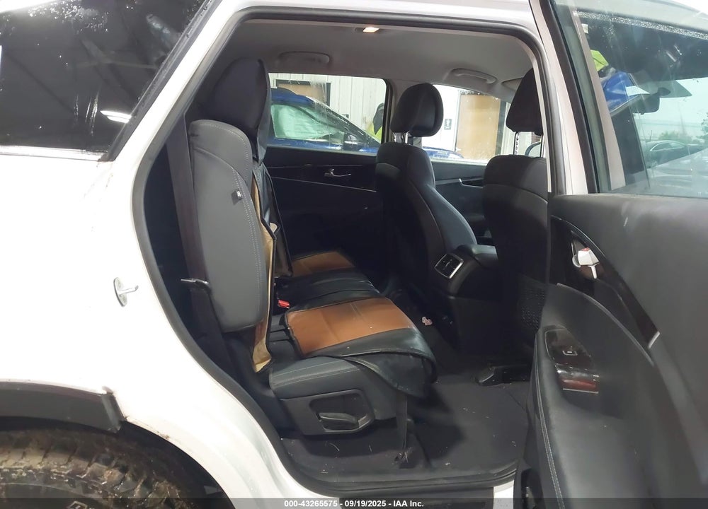 2016 KIA SORENTO 2.4L LX VIN: 5XYPGDA38GG081912