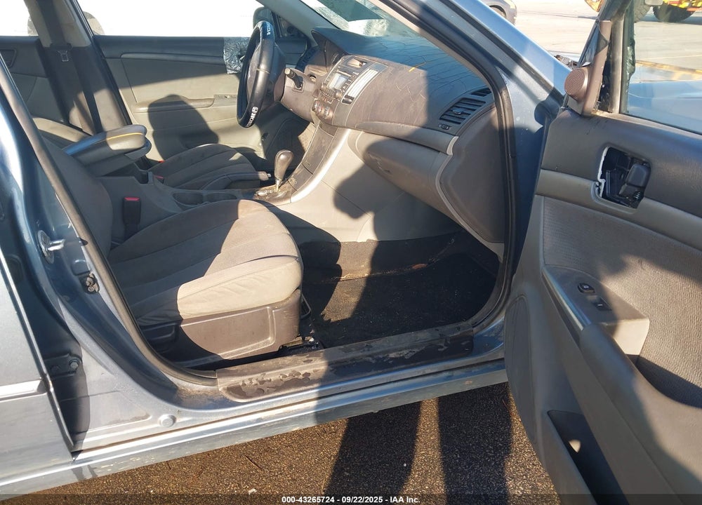 2010 HYUNDAI SONATA VIN: 5NPET4AC2AH586461
