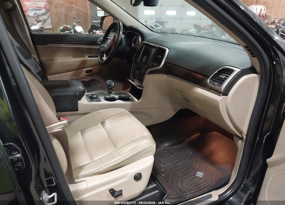 2015 JEEP GRAND CHEROKEE VIN: 1C4RJFBG5FC650810