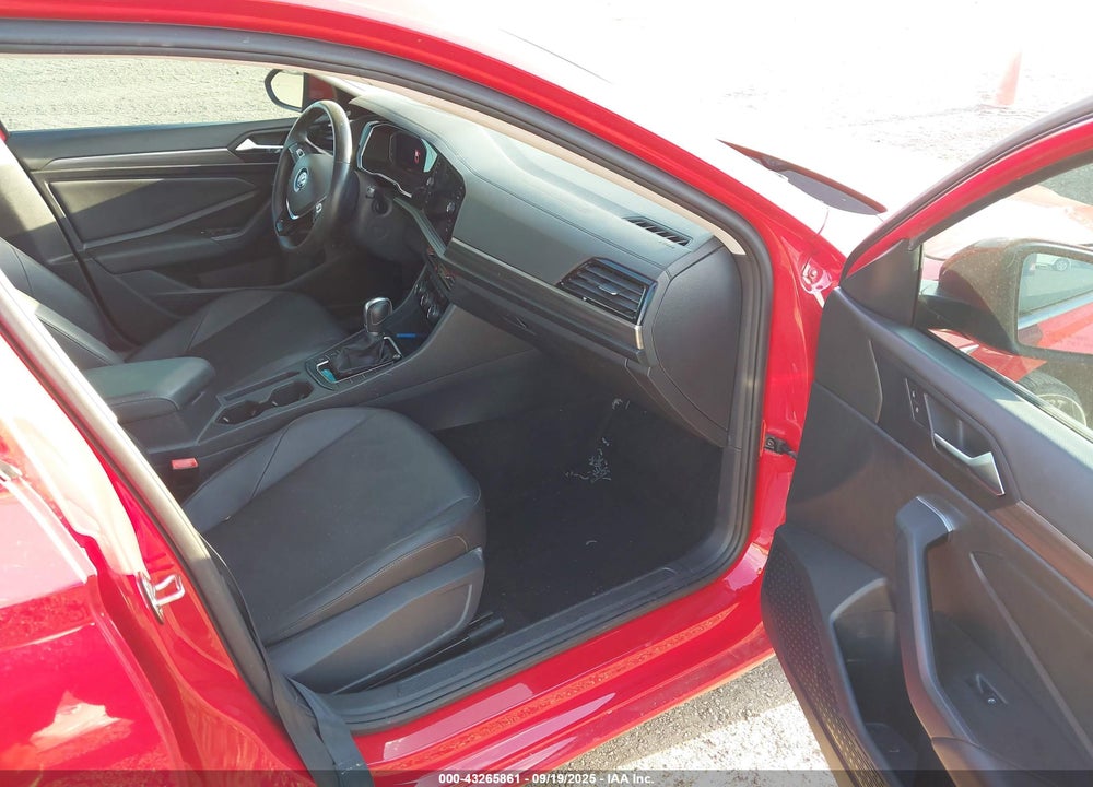 2019 VOLKSWAGEN JETTA 1.4T SEL VIN: 3VWEB7BU1KM228014