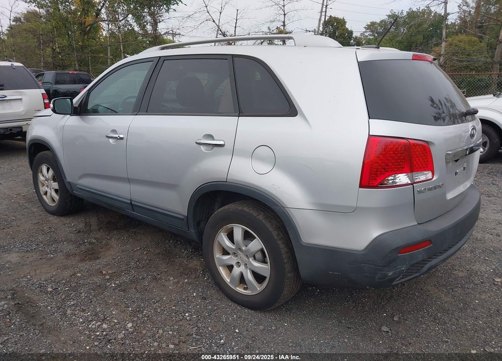 2011 KIA SORENTO LX VIN: 5XYKT3A11BG061539