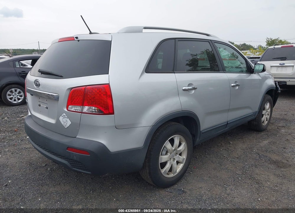 2011 KIA SORENTO LX VIN: 5XYKT3A11BG061539