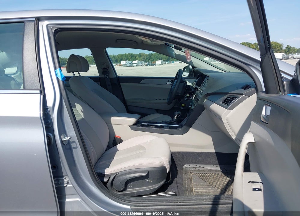 2017 HYUNDAI SONATA VIN: 5NPE24AF4HH532408