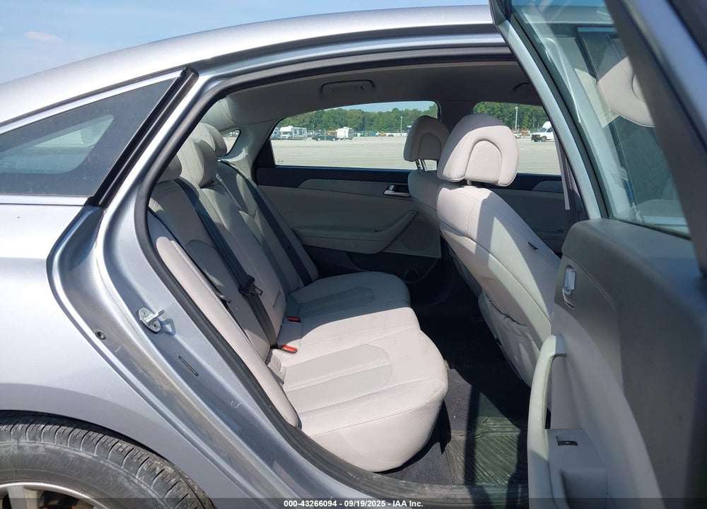 2017 HYUNDAI SONATA VIN: 5NPE24AF4HH532408