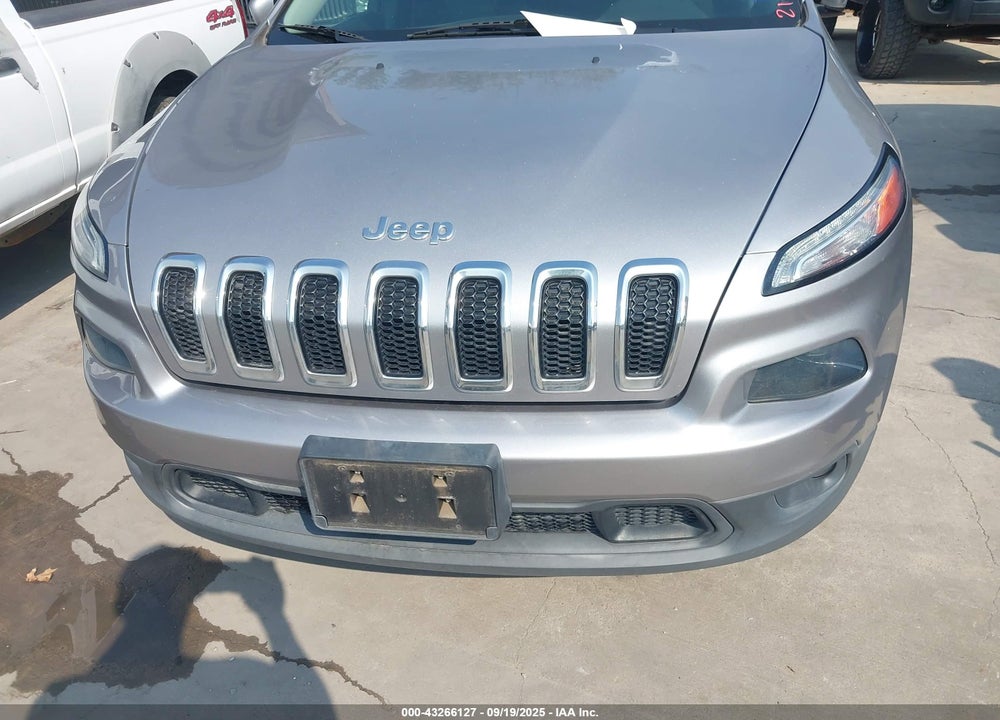 2018 JEEP CHEROKEE LATITUDE FWD VIN: 1C4PJLCB4JD568756