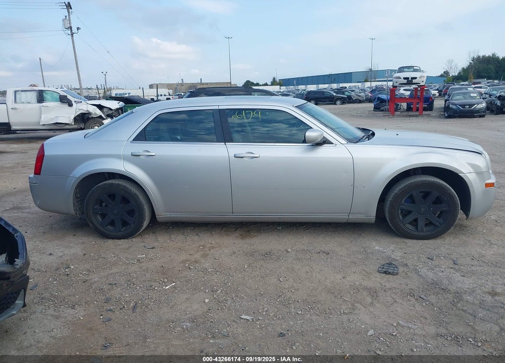 2005 CHRYSLER 300 TOURING VIN: 2C3JA53G05H582020