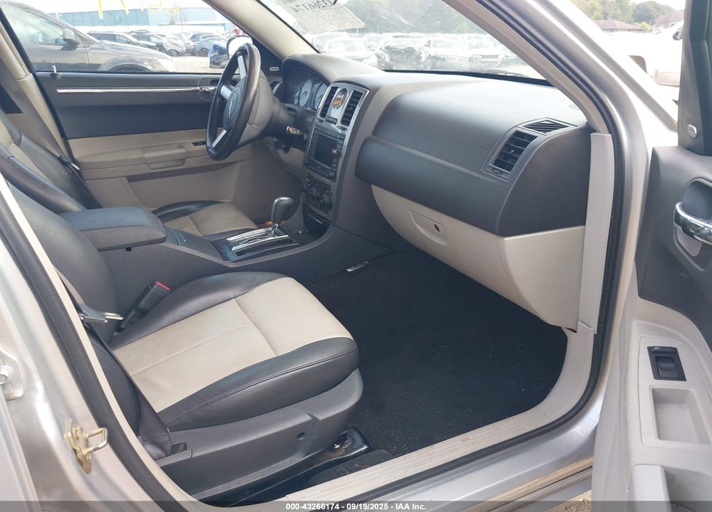 2005 CHRYSLER 300 TOURING VIN: 2C3JA53G05H582020