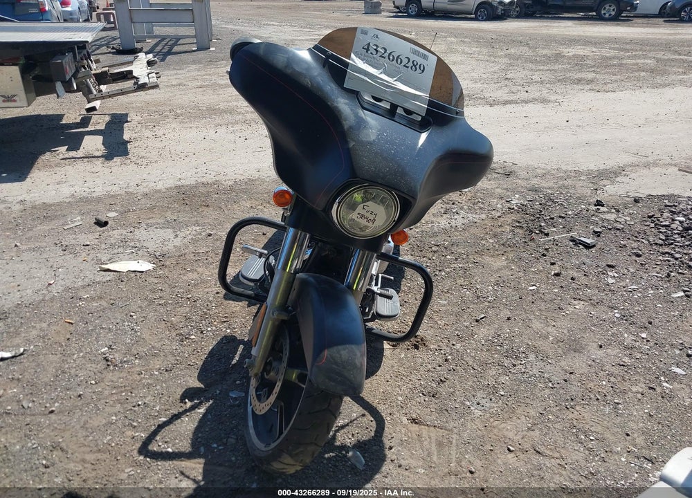 2015 HARLEY-DAVIDSON FLHXS STREET GLIDE SPECIAL VIN: 1HD1KRM19FB635221