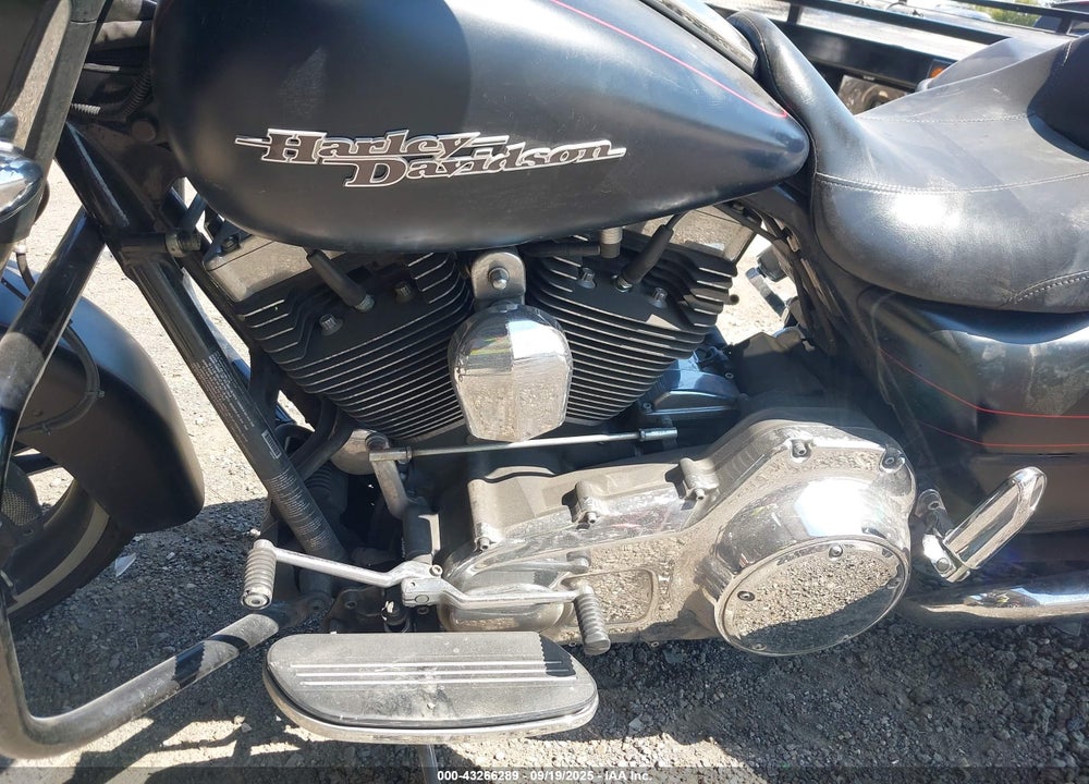 2015 HARLEY-DAVIDSON FLHXS STREET GLIDE SPECIAL VIN: 1HD1KRM19FB635221