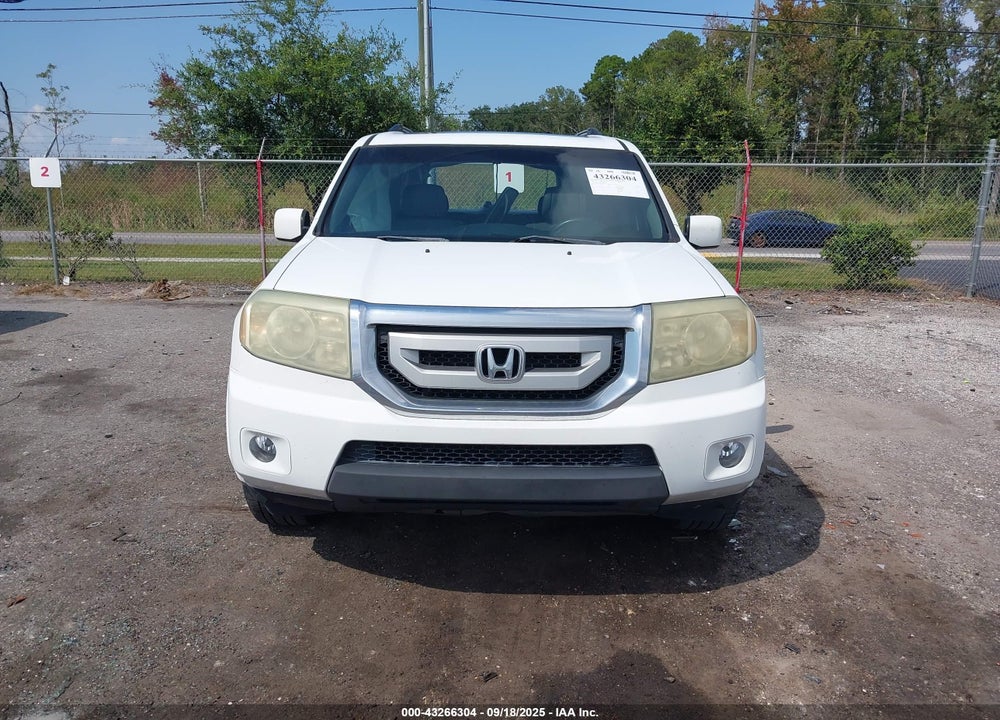 2011 HONDA PILOT VIN: 5FNYF3H61BB005711