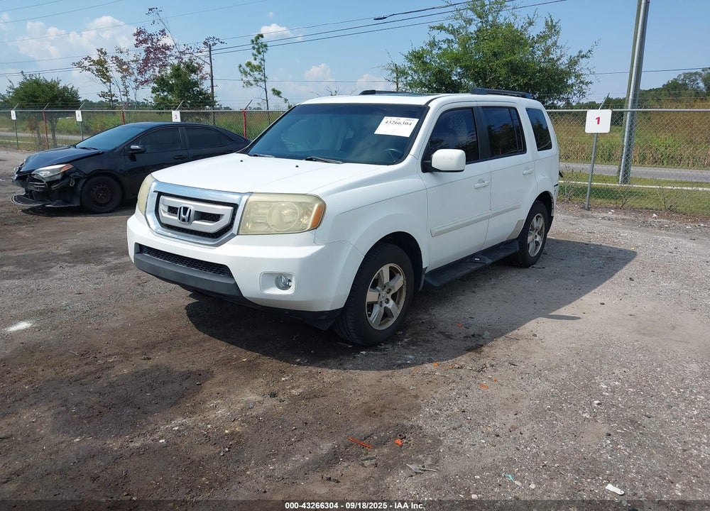 2011 HONDA PILOT VIN: 5FNYF3H61BB005711