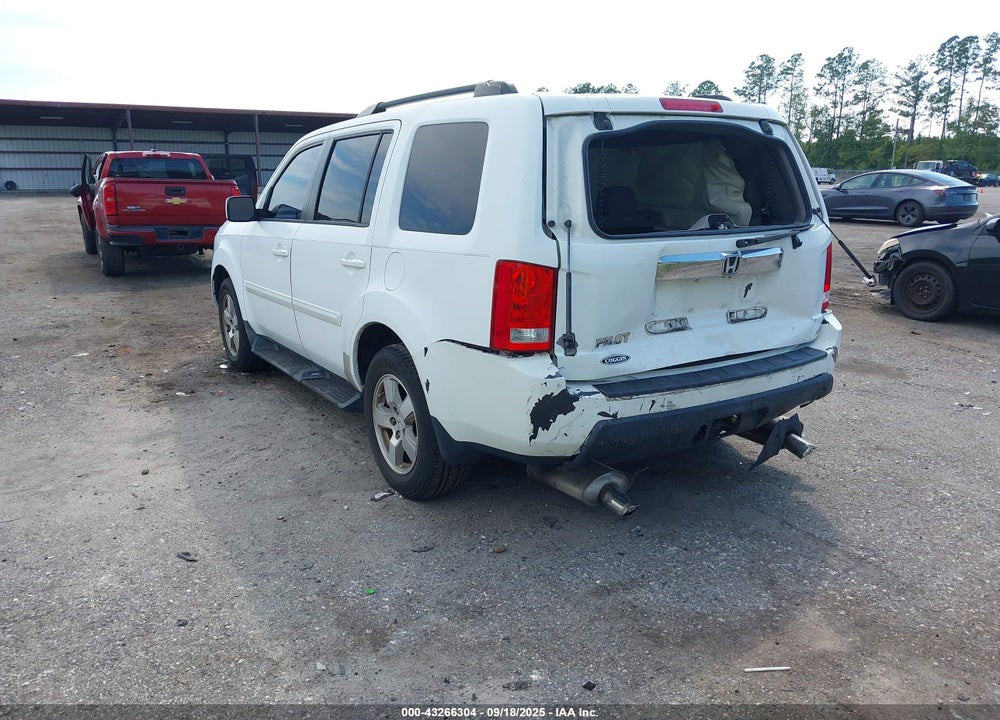 2011 HONDA PILOT VIN: 5FNYF3H61BB005711