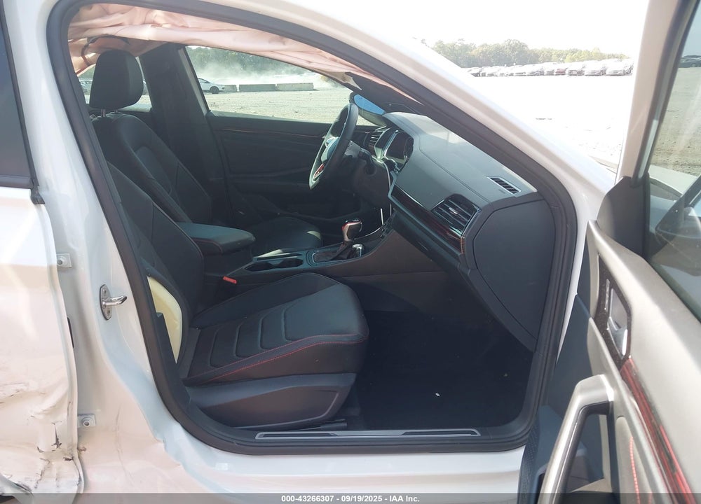 2024 VOLKSWAGEN JETTA GLI 2.0T AUTOBAHN VIN: 3VW2T7BU0RM086183