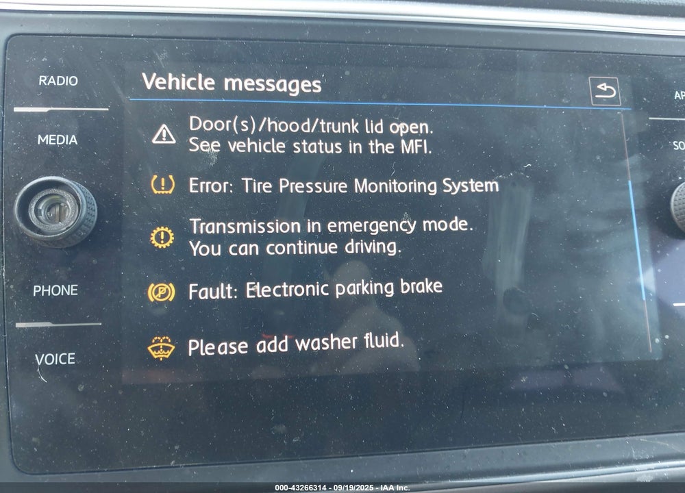 2018 VOLKSWAGEN ATLAS VIN: 1V2LR2CA1JC519303
