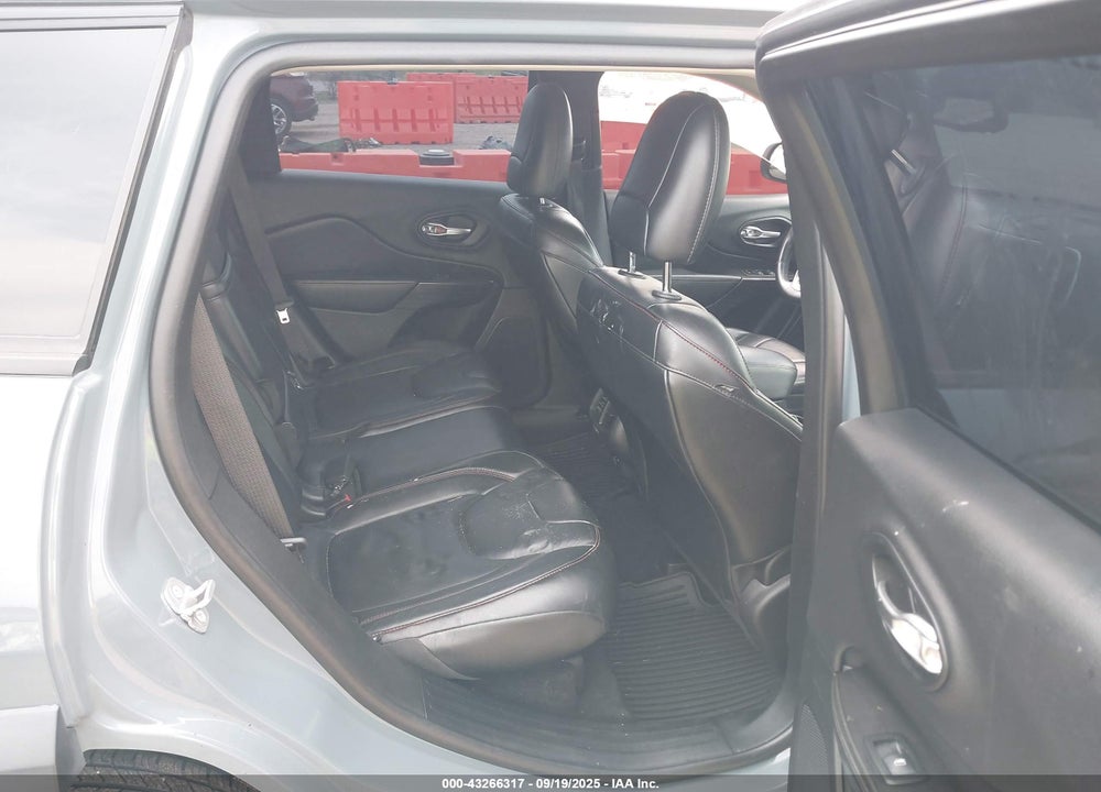2014 JEEP CHEROKEE VIN: 1C4PJMBB4EW157133