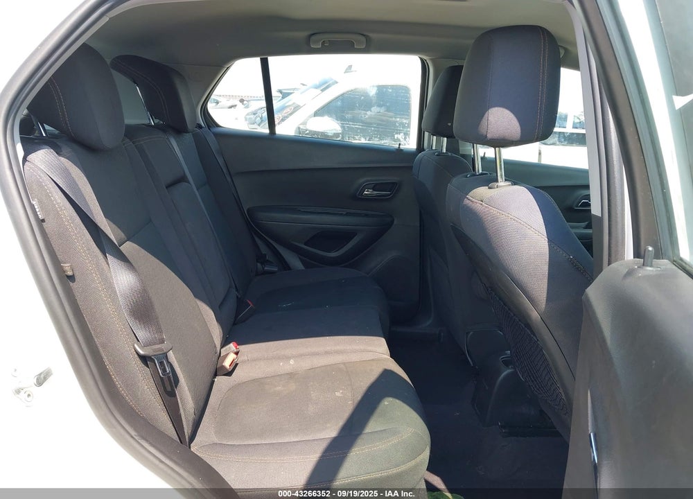 2018 CHEVROLET TRAX LS VIN: 3GNCJKSB1JL187491