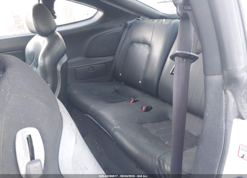 2003 HYUNDAI TIBURON GT V6 VIN: KMHHN65F63U061107