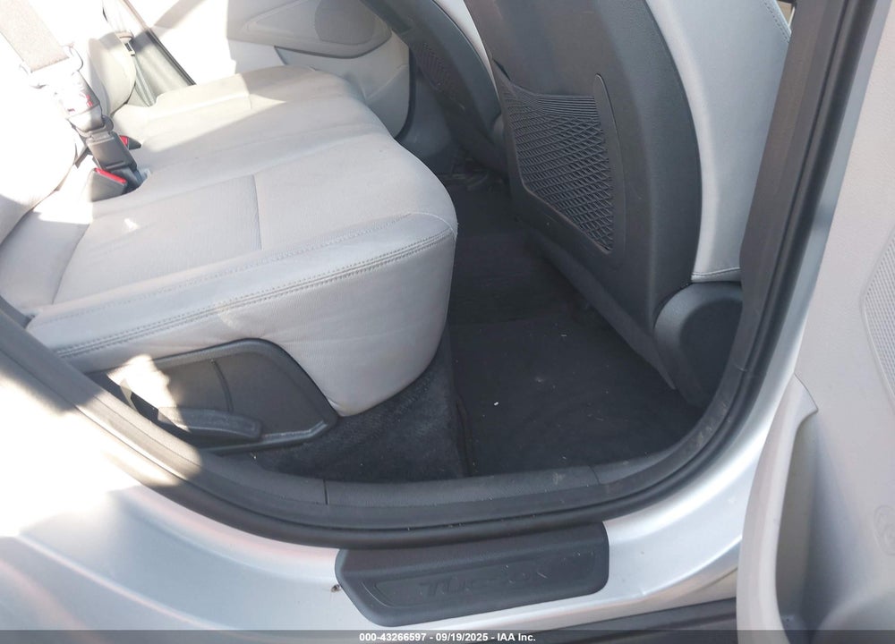 2019 HYUNDAI TUCSON SE VIN: KM8J23A41KU052763