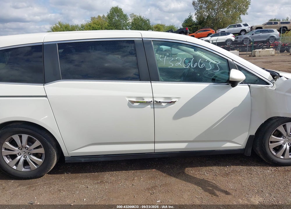 2015 HONDA ODYSSEY EX-L VIN: 5FNRL5H68FB126878