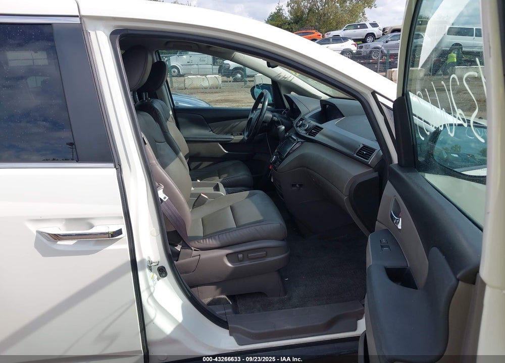 2015 HONDA ODYSSEY EX-L VIN: 5FNRL5H68FB126878