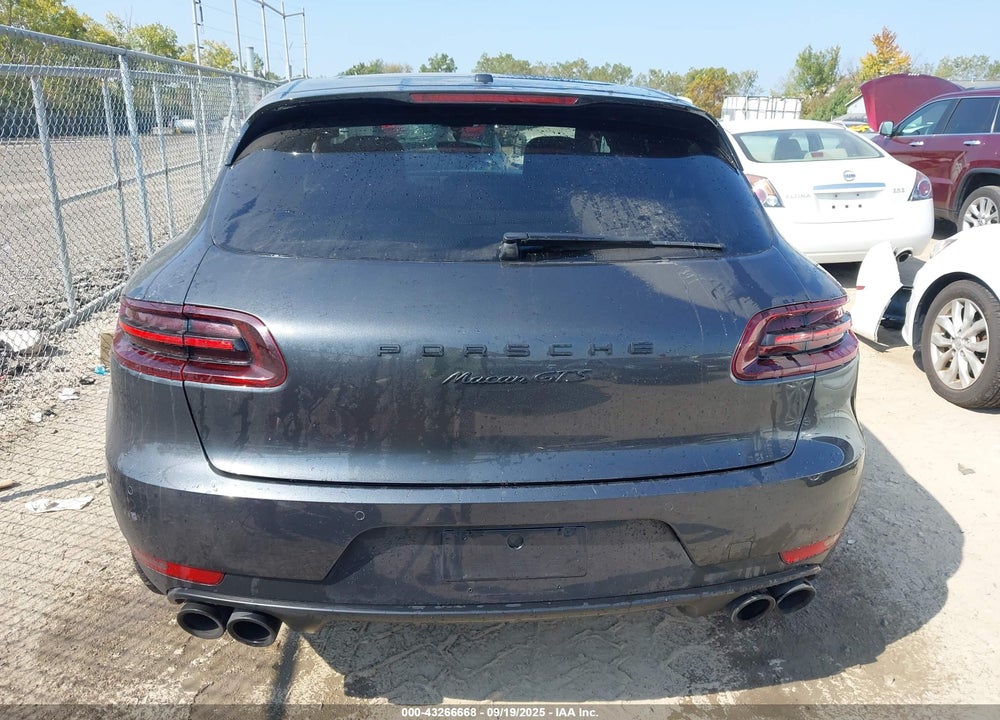2017 PORSCHE MACAN VIN: WP1AG2A57HLB51982