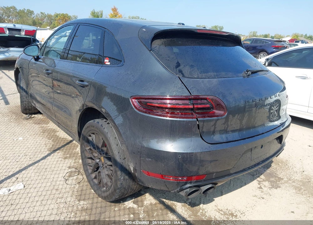 2017 PORSCHE MACAN VIN: WP1AG2A57HLB51982
