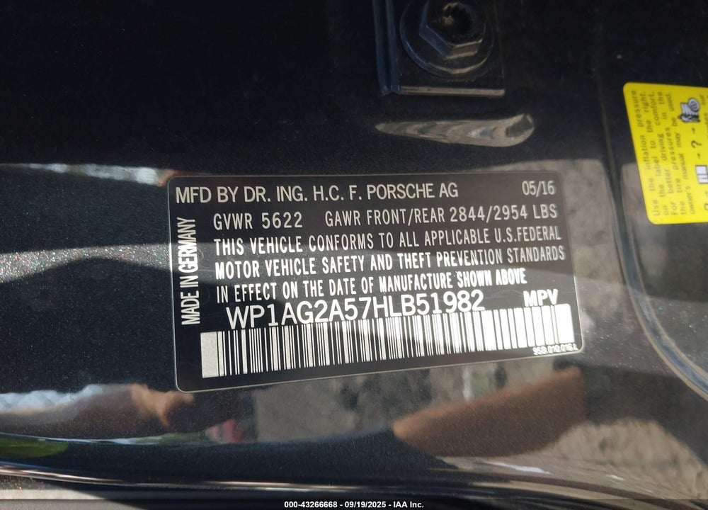 2017 PORSCHE MACAN VIN: WP1AG2A57HLB51982