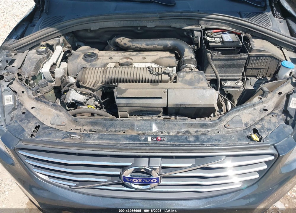 2016 VOLVO XC60 VIN: YV4612RK9G2814702