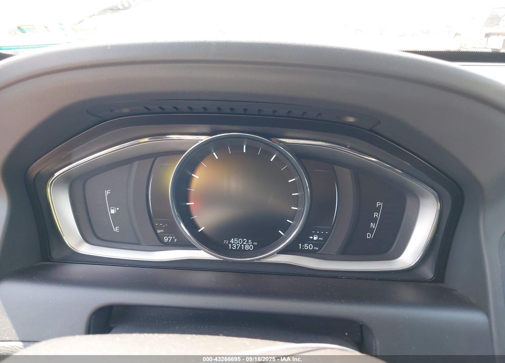 2016 VOLVO XC60 VIN: YV4612RK9G2814702