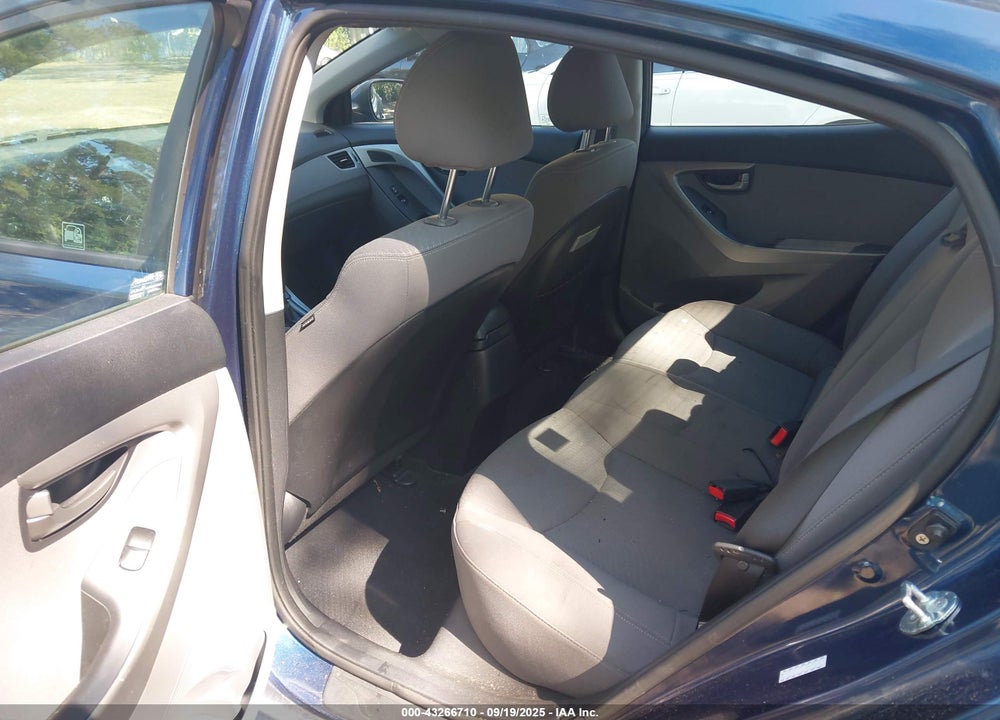 2016 HYUNDAI ELANTRA VIN: KMHDH4AE0GU480678