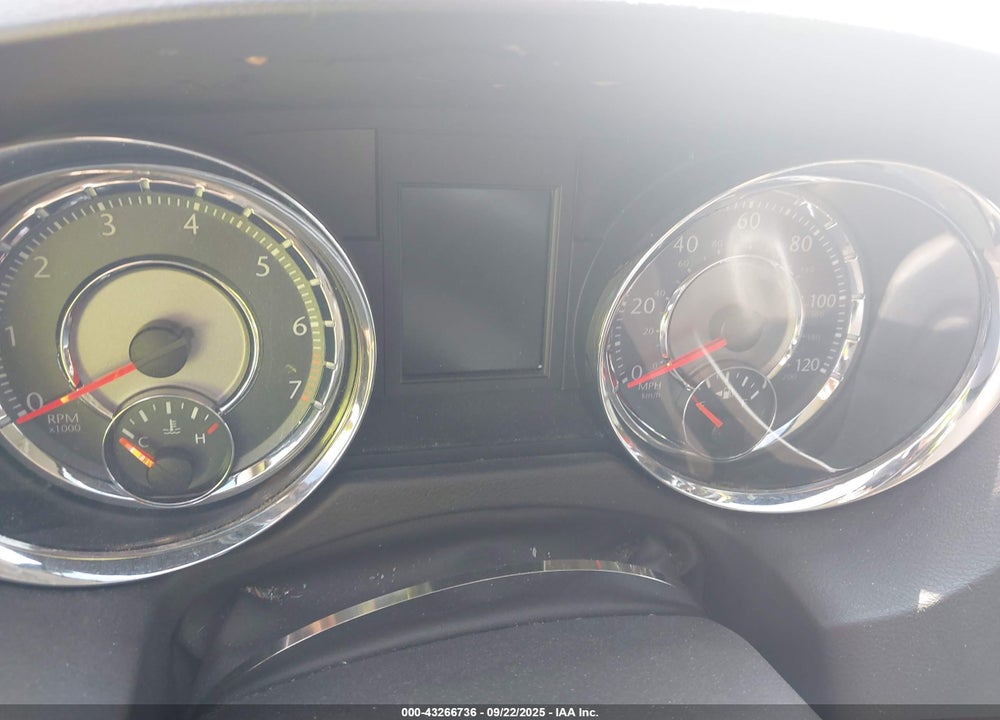 2013 CHRYSLER TOWN & COUNTRY VIN: 2C4RC1BG2DR663628