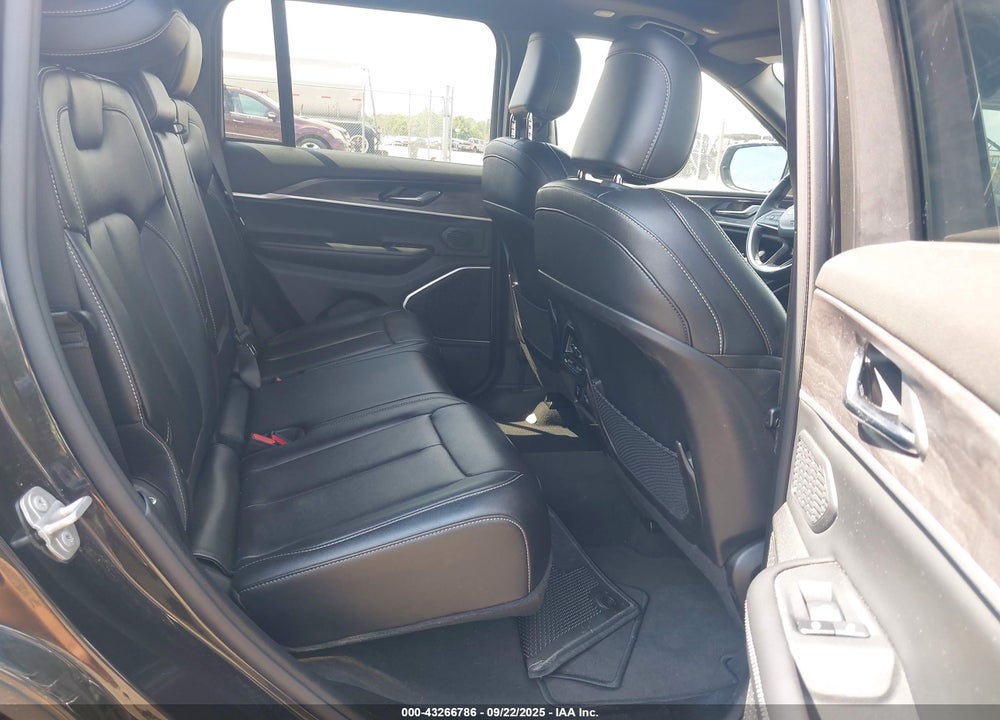 2024 JEEP GRAND CHEROKEE 4XE VIN: 1C4RJYB66R8532002