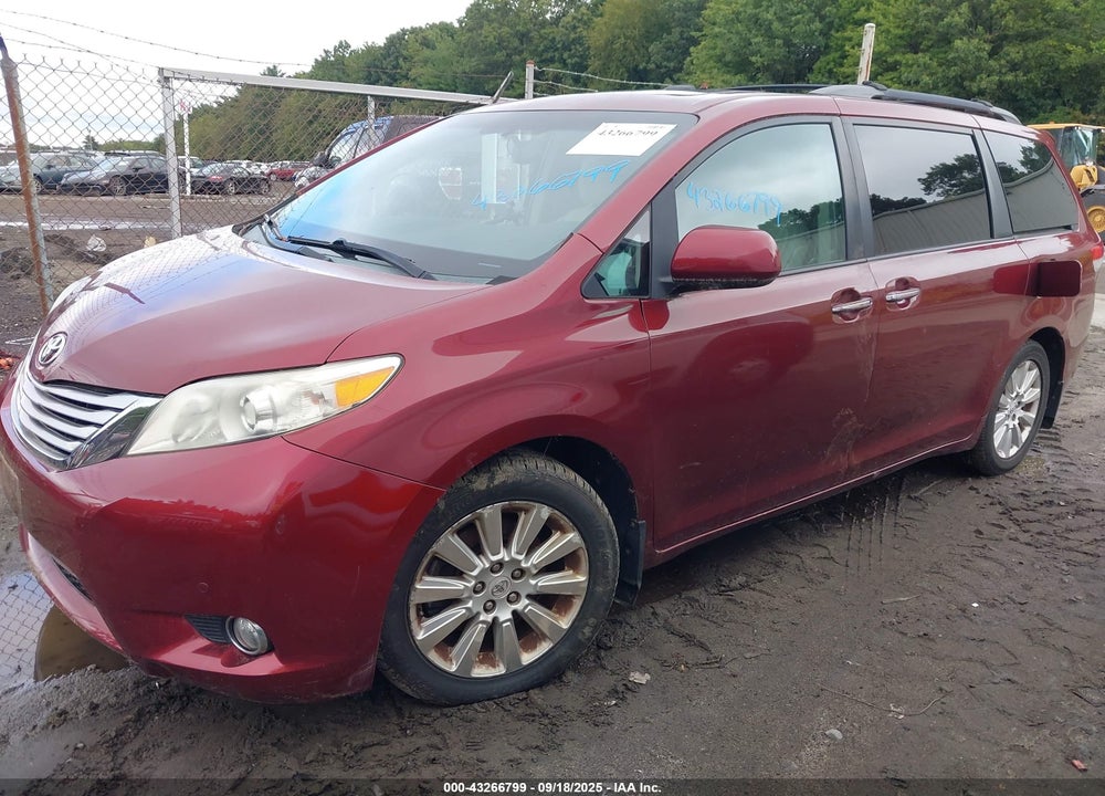 2011 TOYOTA SIENNA LIMITED VIN: 5TDDK3DC8BS004590