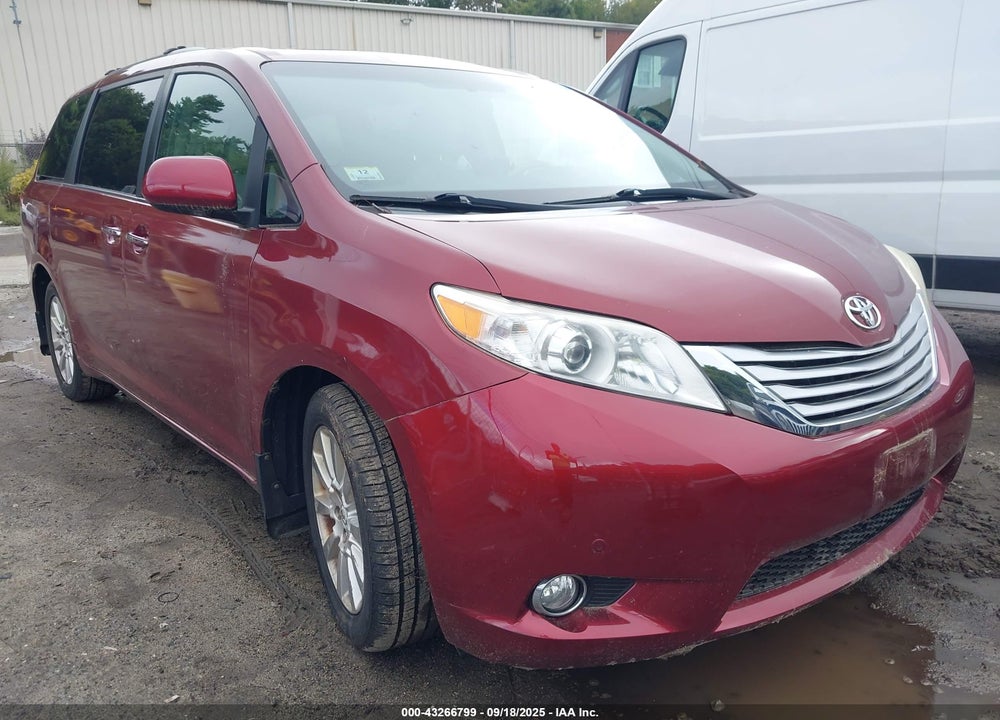2011 TOYOTA SIENNA LIMITED VIN: 5TDDK3DC8BS004590