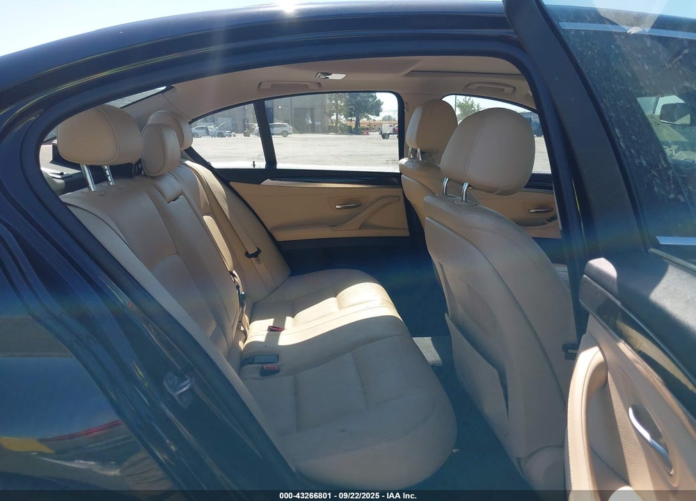 2016 BMW 5 SERIES VIN: WBA5A5C51GG352543