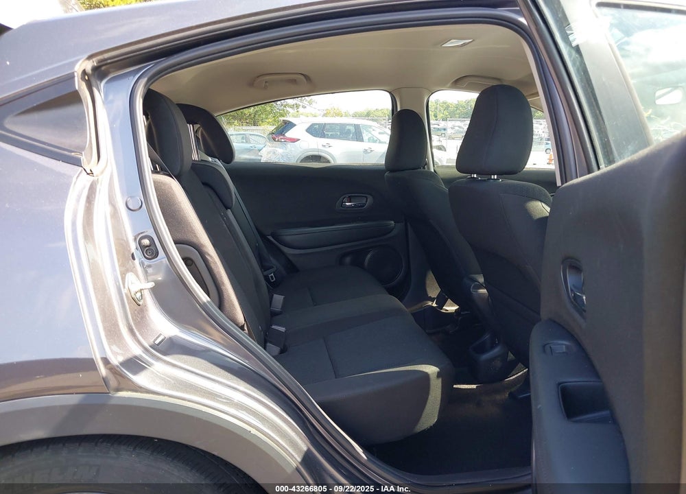 2018 HONDA HR-V LX VIN: 3CZRU6H35JG724092