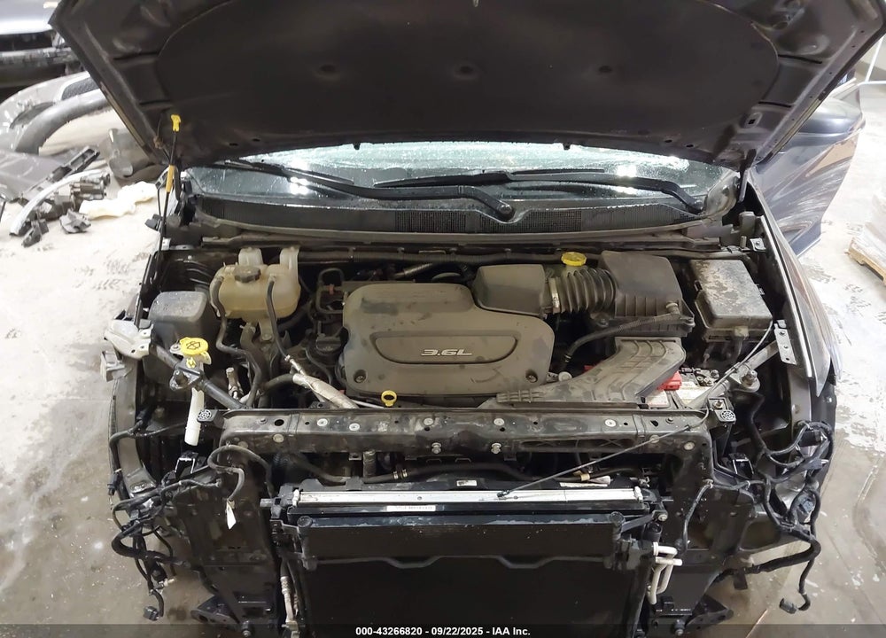 2018 CHRYSLER PACIFICA VIN: 2C4RC1BG5JR185801