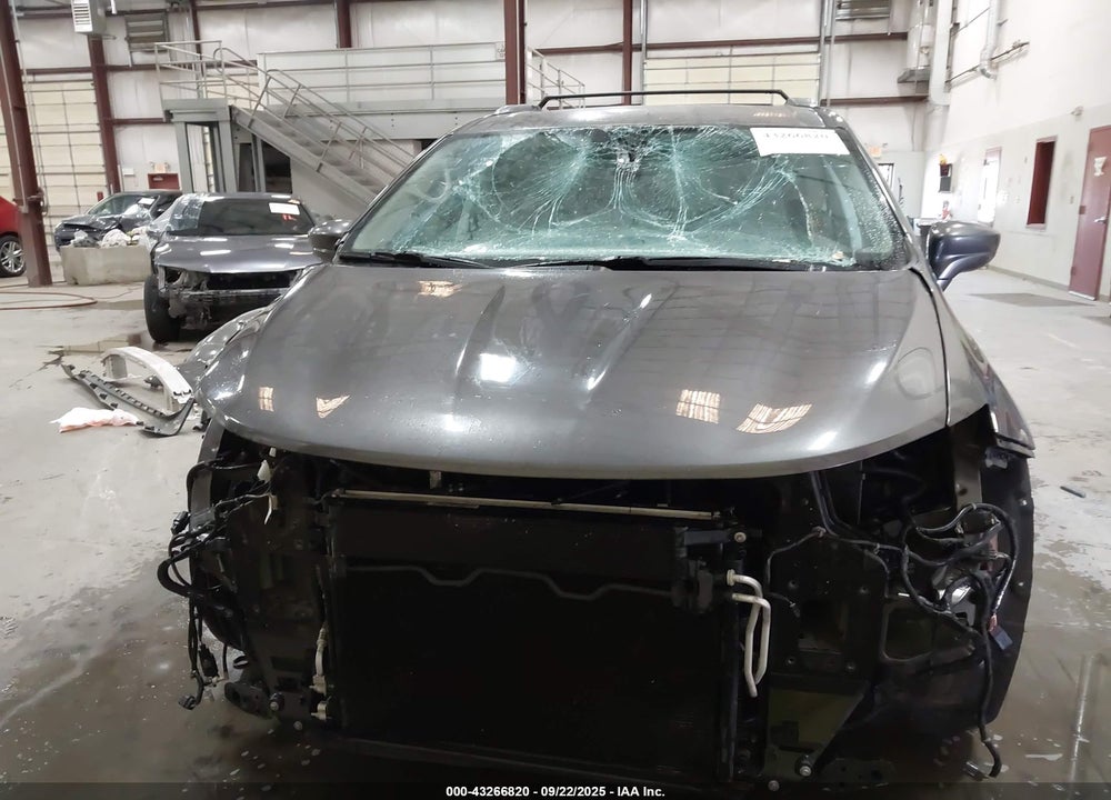 2018 CHRYSLER PACIFICA VIN: 2C4RC1BG5JR185801