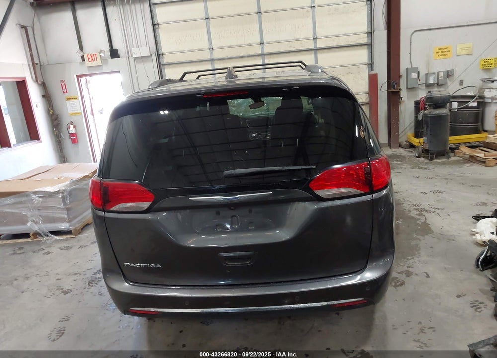 2018 CHRYSLER PACIFICA VIN: 2C4RC1BG5JR185801