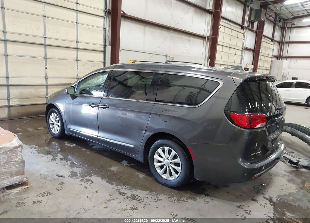 2018 CHRYSLER PACIFICA VIN: 2C4RC1BG5JR185801