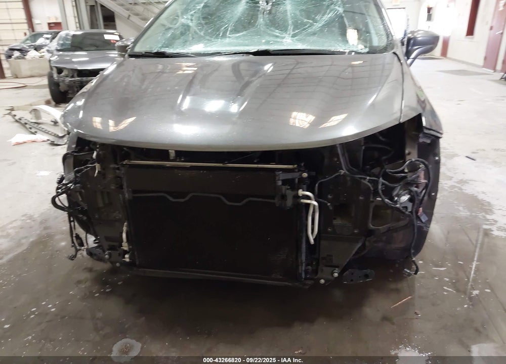 2018 CHRYSLER PACIFICA VIN: 2C4RC1BG5JR185801