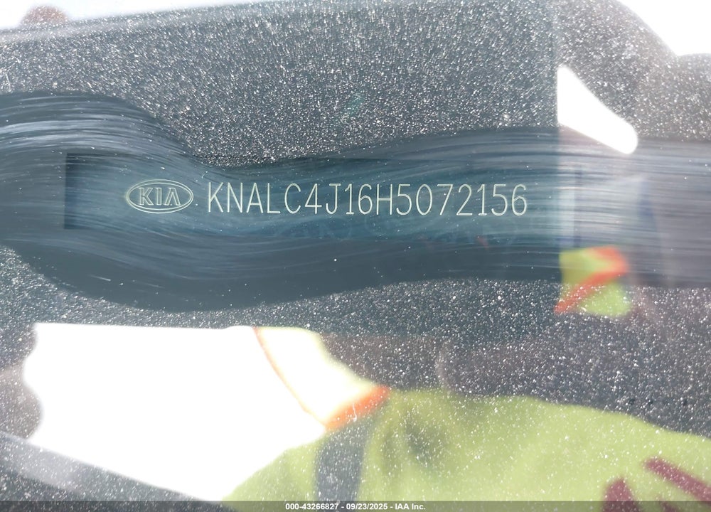 2017 KIA CADENZA VIN: KNALC4J16H5072156