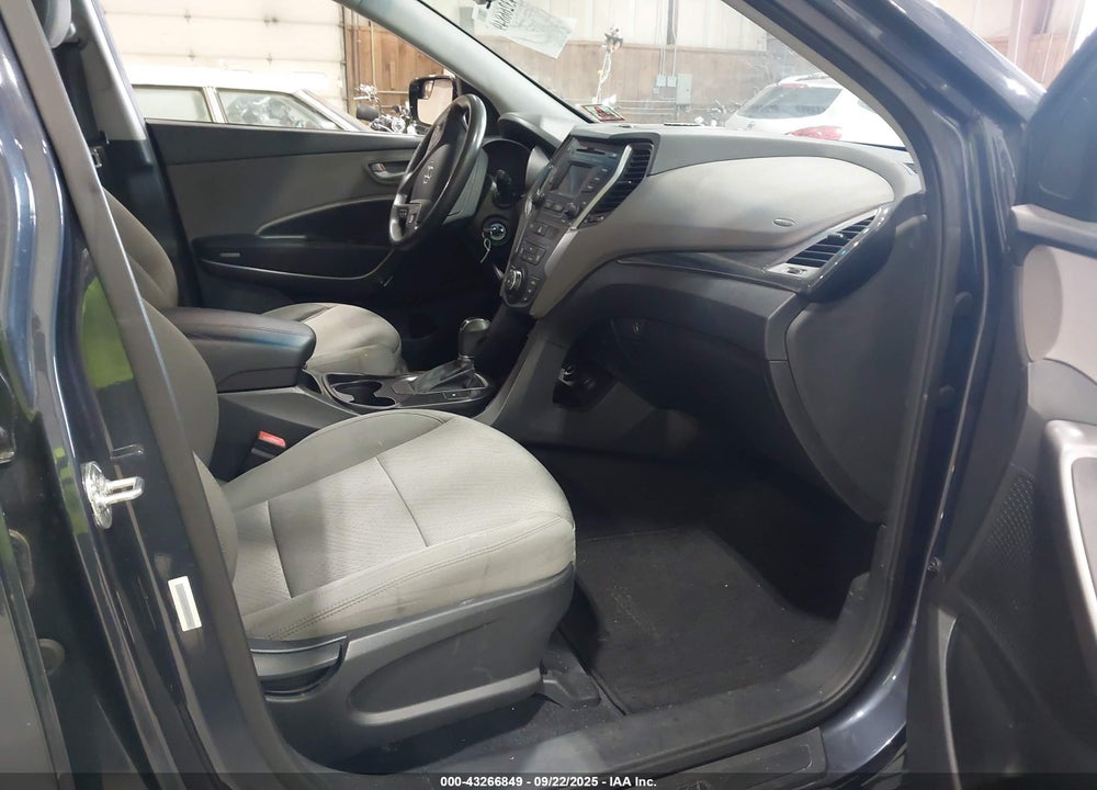 2015 HYUNDAI SANTA FE VIN: 5XYZU3LB4FG249740