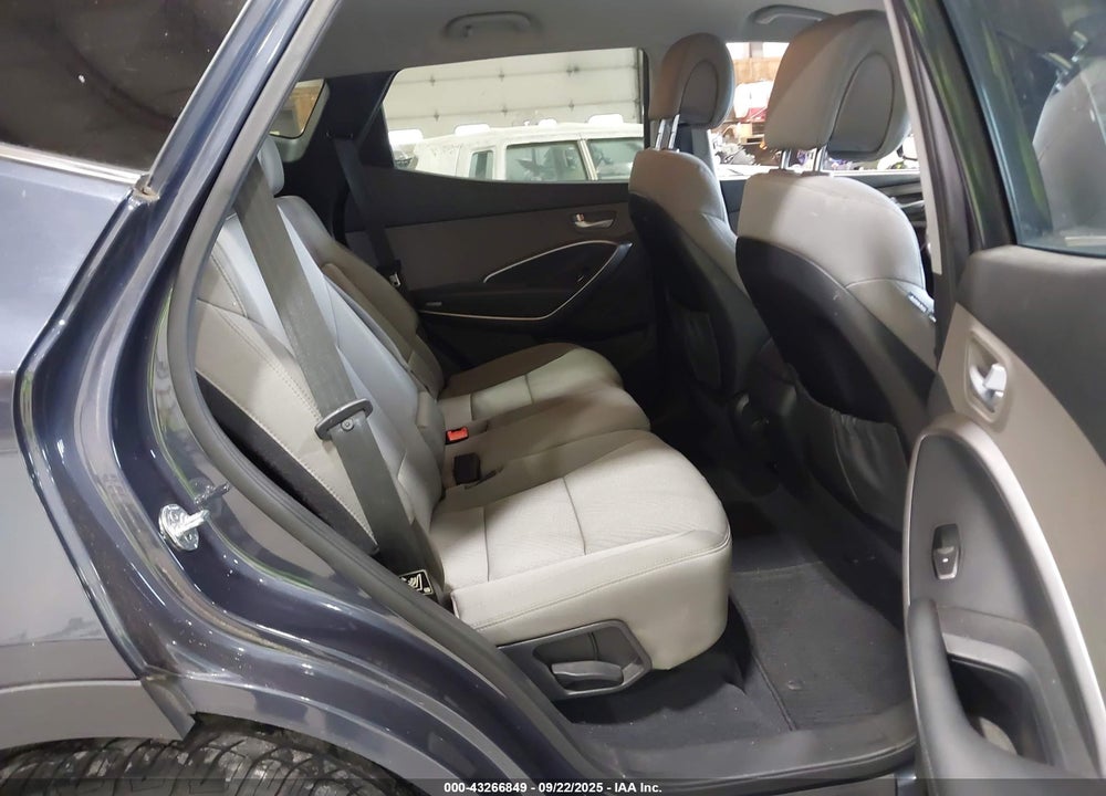 2015 HYUNDAI SANTA FE VIN: 5XYZU3LB4FG249740