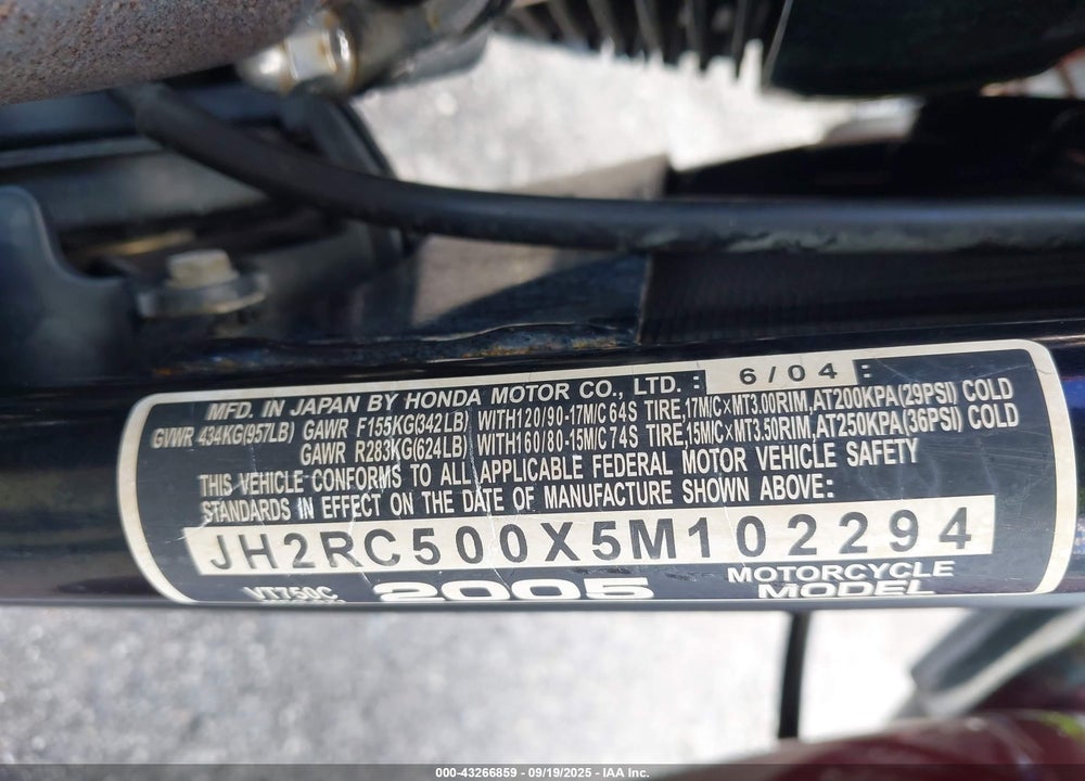 2005 HONDA VT750 C VIN: JH2RC500X5M102294