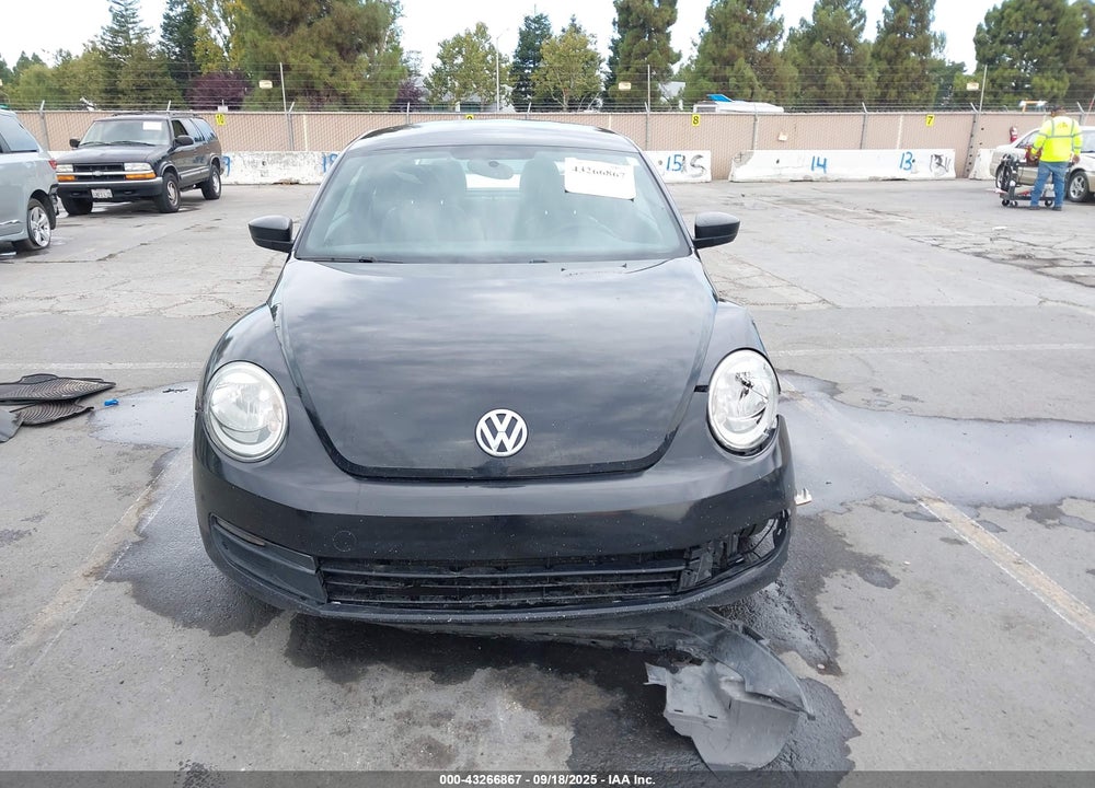 2016 VOLKSWAGEN BEETLE VIN: 3VWF17AT0GM609506
