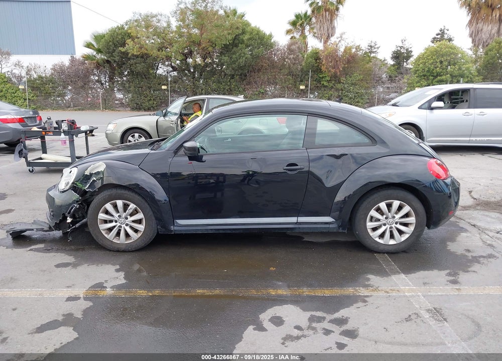 2016 VOLKSWAGEN BEETLE VIN: 3VWF17AT0GM609506